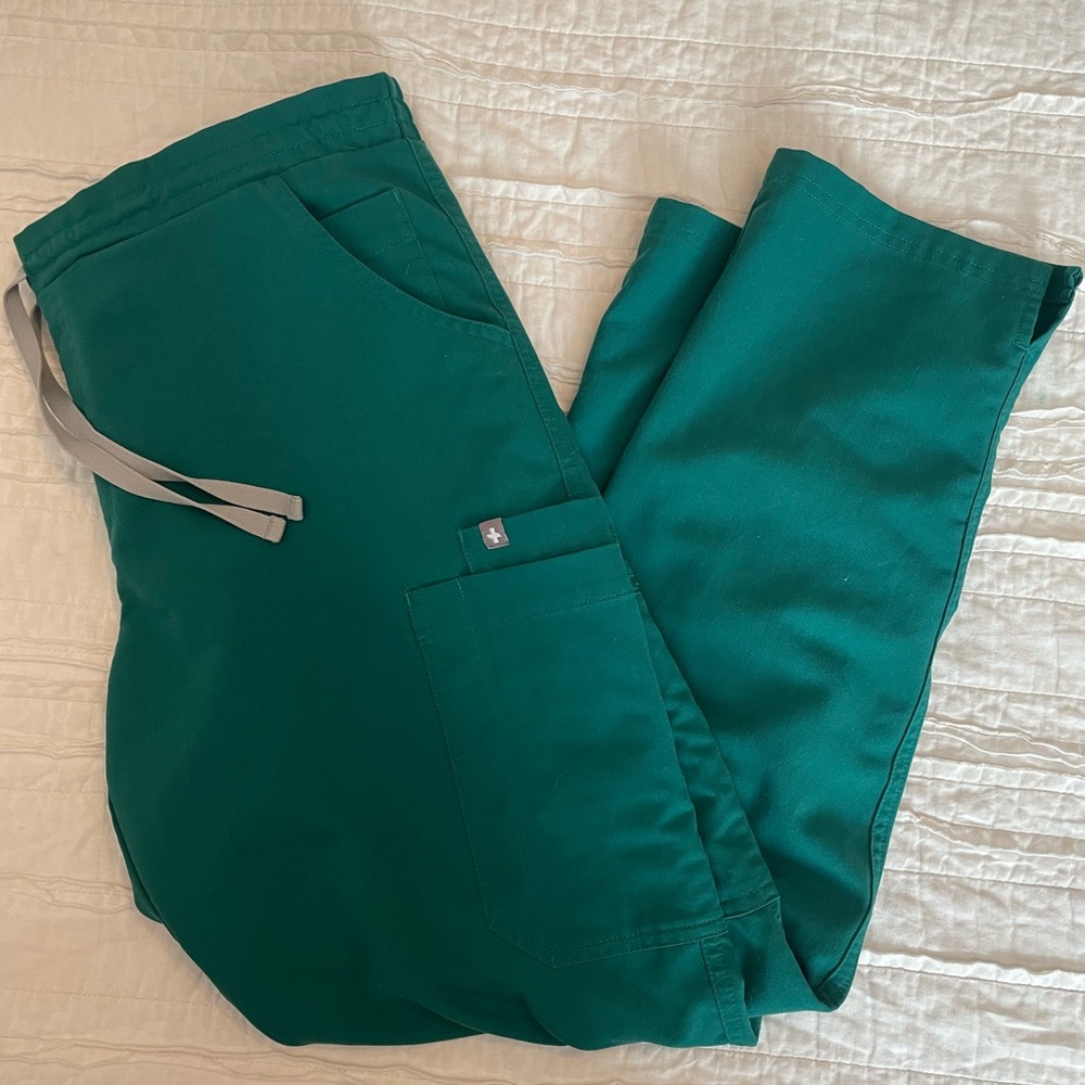 Yola pants hunter green FIGS
